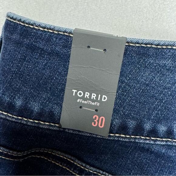 TORRID / jegging 5" super soft high rise denim jean shorts / 30 - Picture 4 of 10